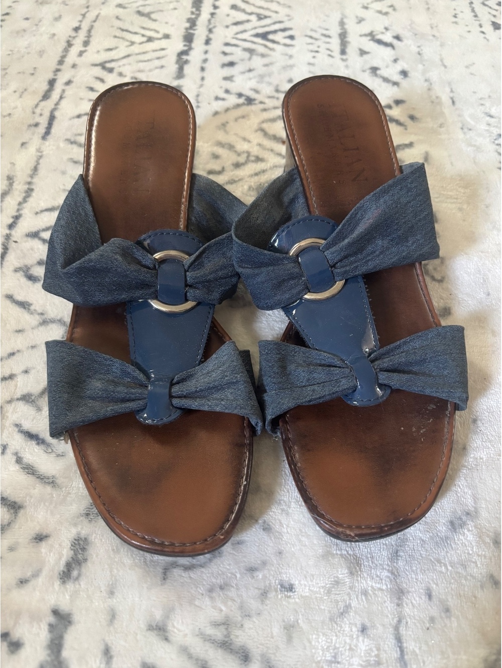 Italian Shoemakers Blue Bow Slide Sandals
